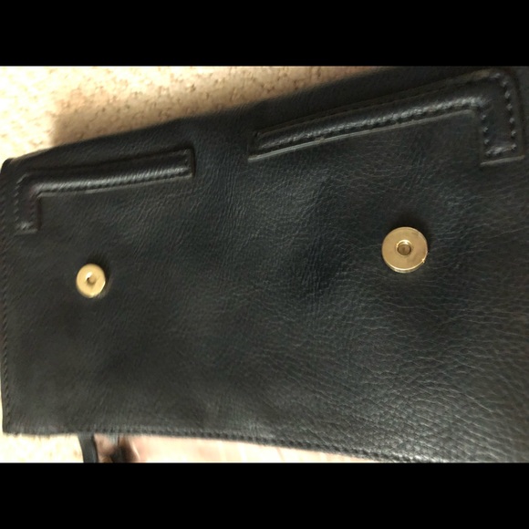 Liz Claiborne Crossbody - Picture 8 of 12